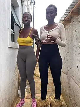 Snapshot of Melanin2002 chatting on April 3, 2026, 8:45 am Melanin2002 online show from April 3, 2026, 8:45 am