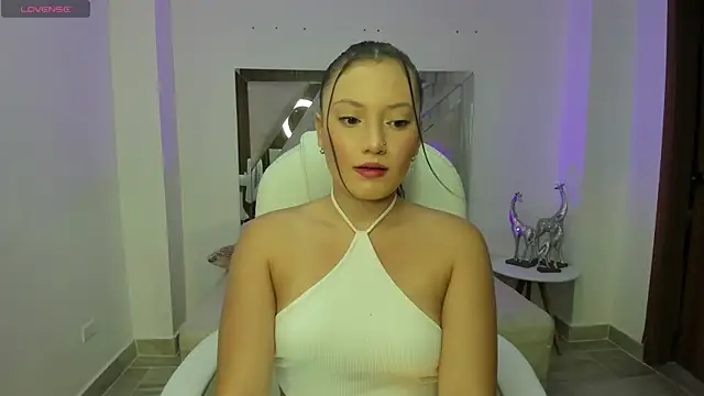 nylaa rose online show from September 27, 2025, 6:46 pm