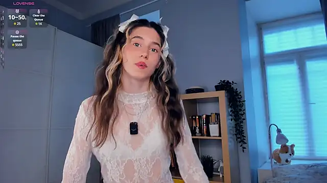 AntonettaTarring online show from November 19, 2025, 7:30 am