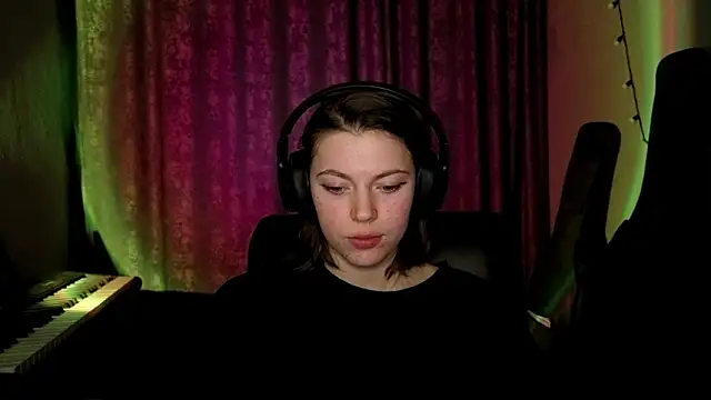 CutieAnny online show from March 11, 2026, 12:27 am