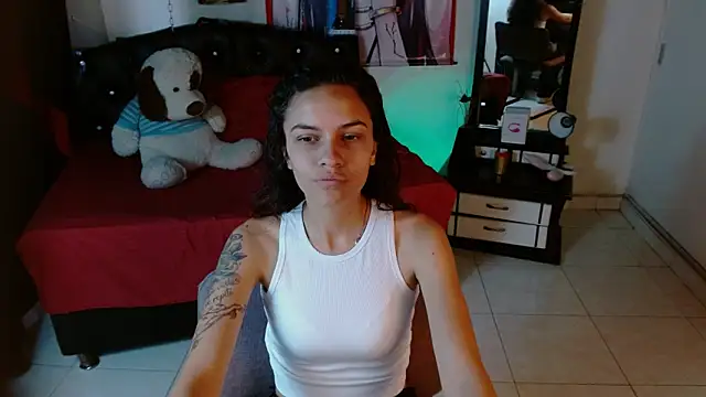 Skylovershot online show from November 4, 2025, 7:24 pm