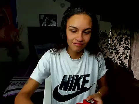 Skylovershot online show from December 2, 2025, 1:39 pm