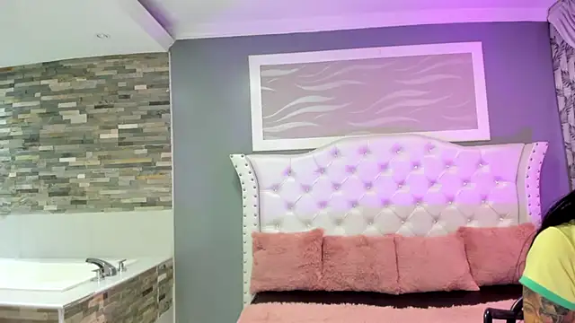  camila ortiz online show from October 9, 2025, 8:18 pm