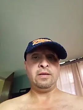 Snapshot of RasingSpark chatting on December 18, 2025, 9:10 pm RasingSpark online show from December 18, 2025, 9:10 pm