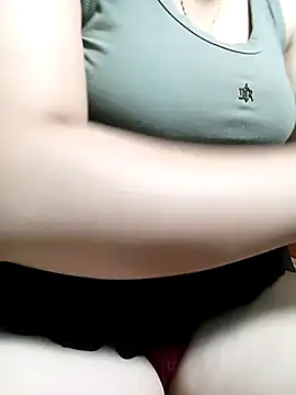 Tasu774 online show from October 19, 2025, 5:02 pm