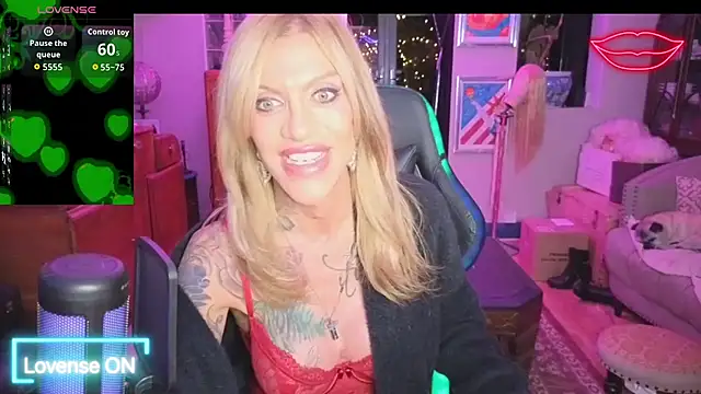 Snapshot of xl_uk_top_trans chatting on April 21, 2026, 10:12 pm xl uk top trans online show from April 21, 2026, 10:12 pm