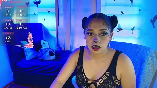 luna-cute online show from October 7, 2025, 5:10 pm