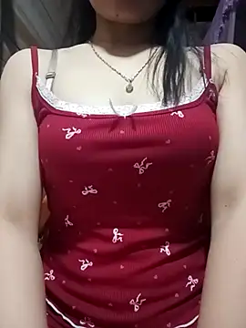 LucyyLy online show from April 15, 2026, 12:56 pm