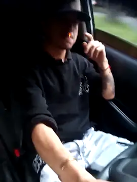 Snapshot of DebutingPathway chatting on December 19, 2025, 11:17 am DebutingPathway online show from December 19, 2025, 11:17 am