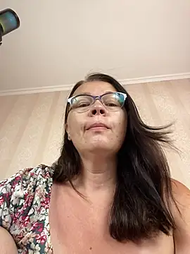 Snapshot of DanaJonson chatting on June 26, 2026, 2:21 pm DanaJonson online show from June 26, 2026, 2:21 pm