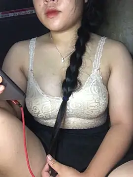 Snapshot of Linhmai_bb chatting on September 14, 2025, 3:33 pm Linhmai bb online show from September 14, 2025, 3:33 pm