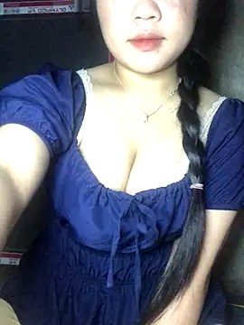 Snapshot of Linhmai_bb chatting on October 1, 2025, 4:13 pm Linhmai bb online show from October 1, 2025, 4:13 pm