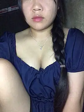 Snapshot of Linhmai_bb chatting on October 3, 2025, 4:15 pm Linhmai bb online show from October 3, 2025, 4:15 pm