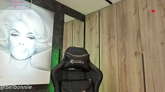 belllbonniie online show from October 28, 2025, 8:00 pm