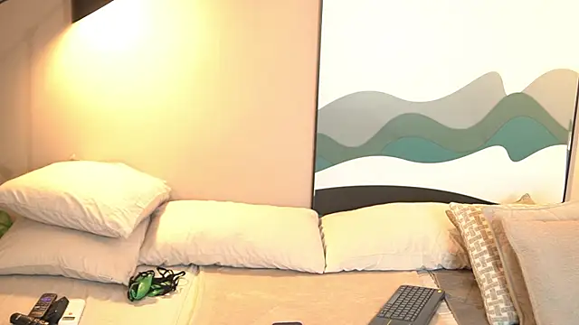 Tayler Kim online show from September 11, 2025, 12:49 pm