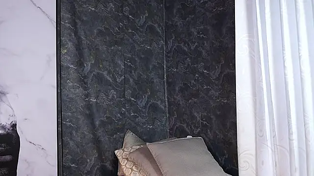 Tayler Kim online show from October 15, 2025, 7:14 pm