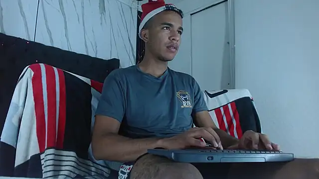 aston xvera online show from December 22, 2025, 12:24 pm