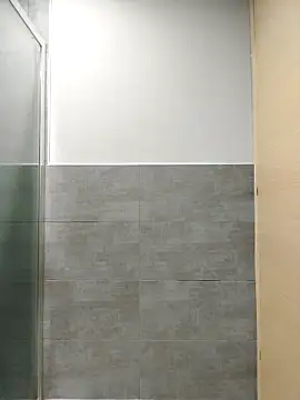 SquirtQueen   online show from October 16, 2025, 7:04 pm