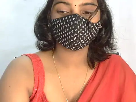 Snapshot of Hott_Noor chatting on October 31, 2025, 11:33 am Hott Noor online show from October 31, 2025, 11:33 am