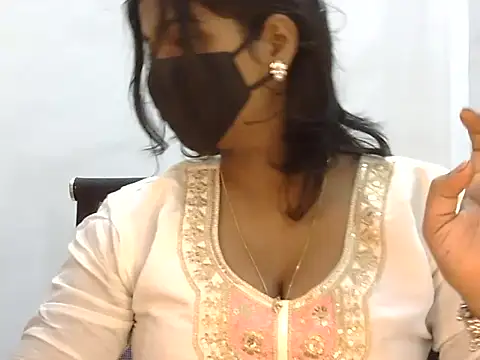 Snapshot of Hott_Noor chatting on November 9, 2025, 10:19 pm Hott Noor online show from November 9, 2025, 10:19 pm