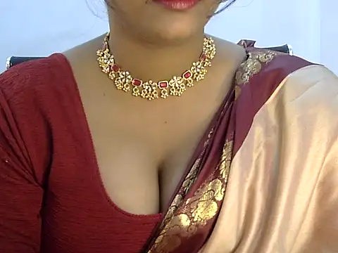 Snapshot of Hott_Noor chatting on December 2, 2025, 6:03 pm Hott Noor online show from December 2, 2025, 6:03 pm