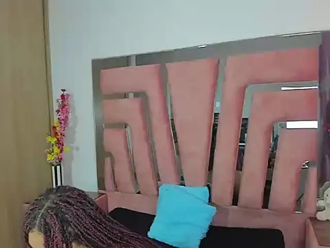 MaraKarly online show from September 8, 2025, 7:24 pm