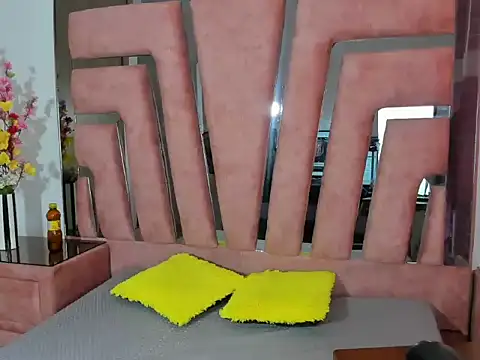 MaraKarly online show from September 25, 2025, 7:28 pm