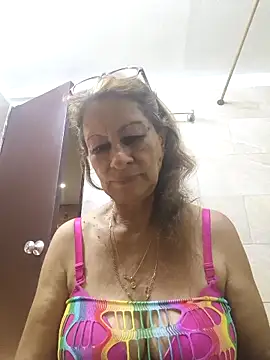 MaryLunne online show from February 18, 2026, 11:33 pm