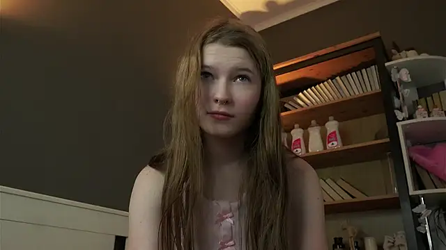 LynHillaire online show from February 6, 2026, 11:02 am