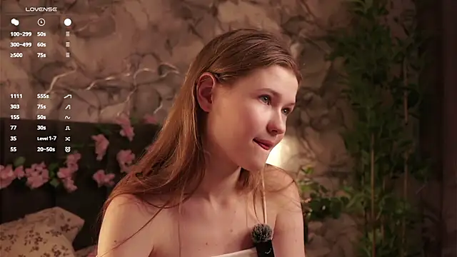 Snapshot of LynHillaire chatting on June 12, 2026, 12:48 pm LynHillaire online show from June 12, 2026, 12:48 pm
