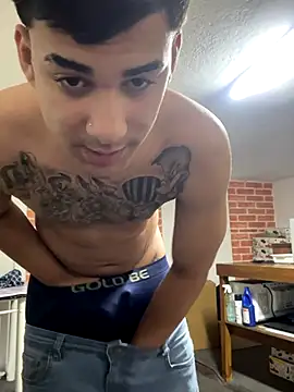 condenovin online show from October 10, 2025, 4:39 pm