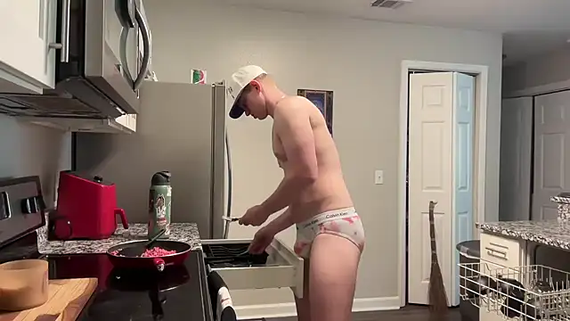 Snapshot of AshenBayou chatting on October 7, 2025, 8:39 pm AshenBayou online show from October 7, 2025, 8:39 pm