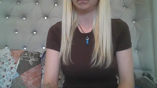 Snapshot of flirty_babe_x chatting on June 15, 2026, 5:48 pm flirty babe x online show from June 15, 2026, 5:48 pm