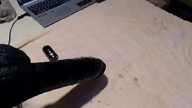 BiglovelyXXL online show from December 15, 2025, 5:23 am