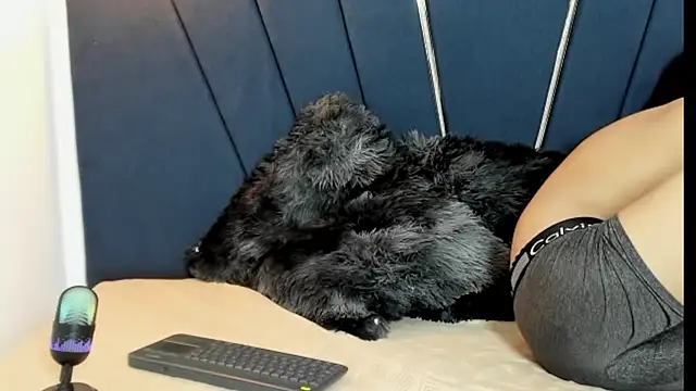 Snapshot of zeusapollofuck chatting on September 23, 2025, 8:23 pm zeusapollofuck online show from September 23, 2025, 8:23 pm