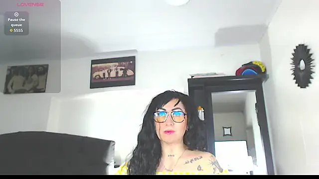 Vicky hotmilf online show from October 30, 2025, 11:11 am