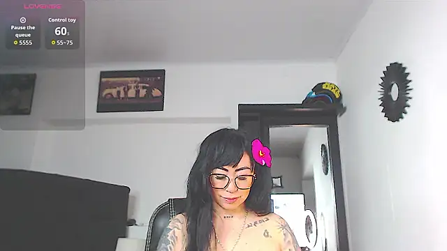 Snapshot of Vicky_hotmilf chatting on March 12, 2026, 11:16 am Vicky hotmilf online show from March 12, 2026, 11:16 am
