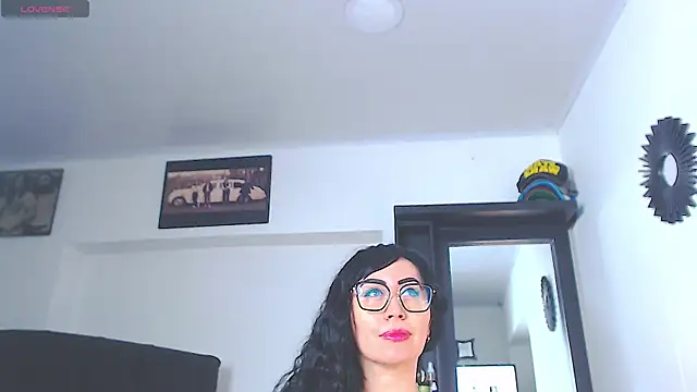 Snapshot of Vicky_hotmilf chatting on June 26, 2026, 11:14 am Vicky hotmilf online show from June 26, 2026, 11:14 am