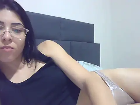 lari arrudinha online show from October 28, 2025, 12:03 am