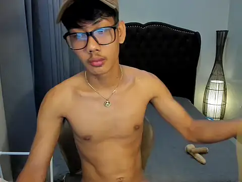 fucking hot2 online show from April 12, 2026, 3:06 pm