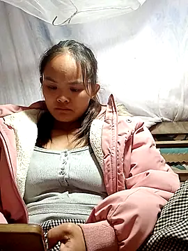 xinhxinhcute online show from November 1, 2025, 12:29 pm