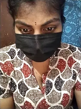 Snapshot of Nithiila chatting on October 7, 2025, 10:12 am Nithiila online show from October 7, 2025, 10:12 am