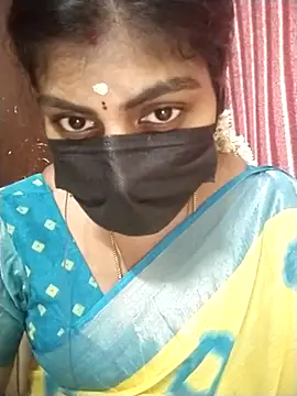 Snapshot of Nithiila chatting on October 17, 2025, 7:22 am Nithiila online show from October 17, 2025, 7:22 am