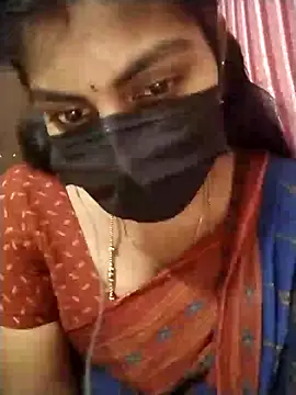 Snapshot of Nithiila chatting on October 18, 2025, 5:54 am Nithiila online show from October 18, 2025, 5:54 am