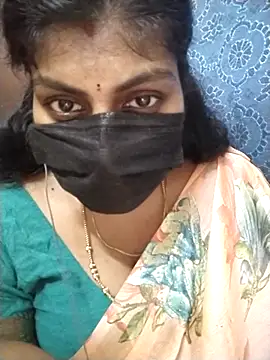 Snapshot of Nithiila chatting on October 27, 2025, 7:01 am Nithiila online show from October 27, 2025, 7:01 am