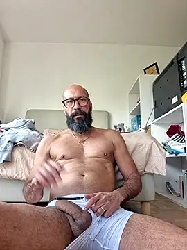 Latinox79 online show from May 13, 2026, 1:19 pm