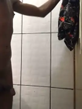 hmleonardo online show from April 17, 2026, 2:42 pm