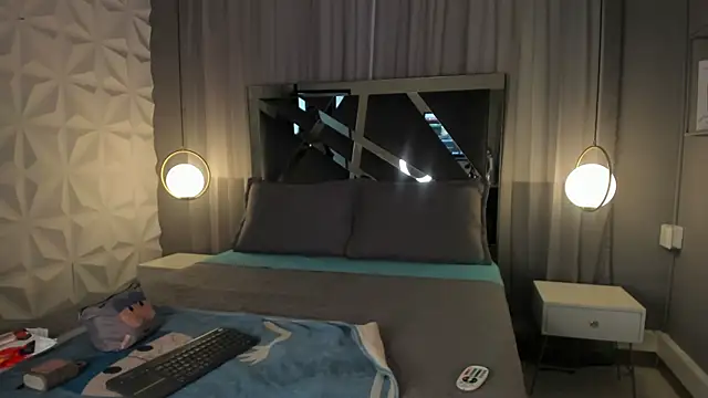 MAGIC TESSA online show from October 16, 2025, 7:04 pm