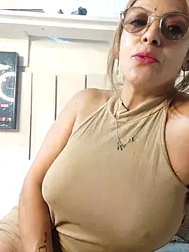 Snapshot of Gatithaaa chatting on March 6, 2026, 10:06 pm Gatithaaa online show from March 6, 2026, 10:06 pm