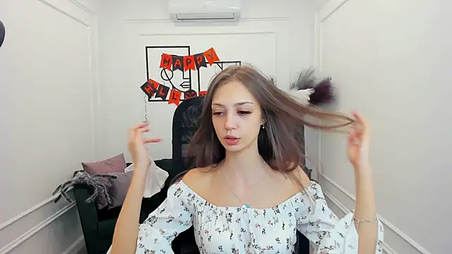 EmilyGraydis online show from October 21, 2025, 4:46 am